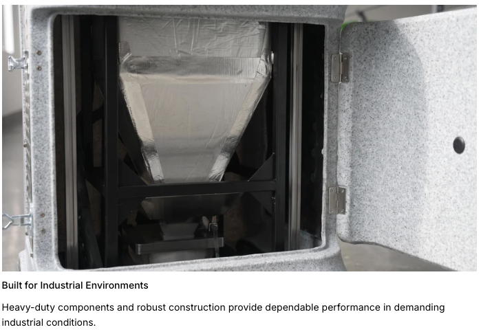 Open side access to the dry ice feed compartment